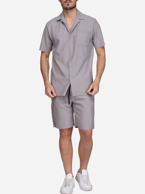 Conjunto de camisa y pantalón corto con textura - Frilivin - Kiabi Conjunto de camisa y pantalón corto con textura - Frilivin - Kiabi