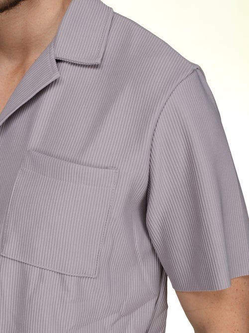 Conjunto de camisa y pantalón corto con textura - Frilivin - Kiabi Conjunto de camisa y pantalón corto con textura - Frilivin - Kiabi
