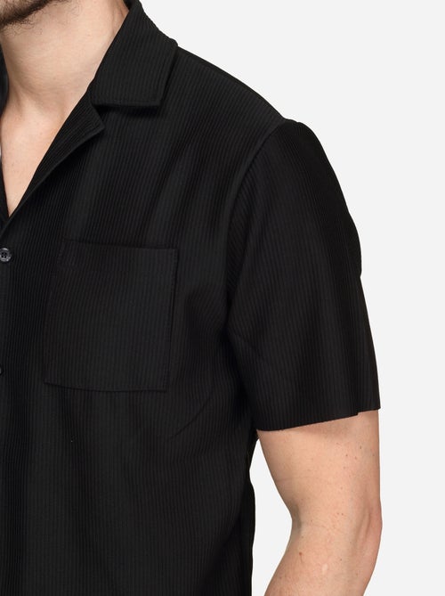 Conjunto de camisa y pantalón corto con textura - Frilivin - Kiabi Conjunto de camisa y pantalón corto con textura - Frilivin - Kiabi