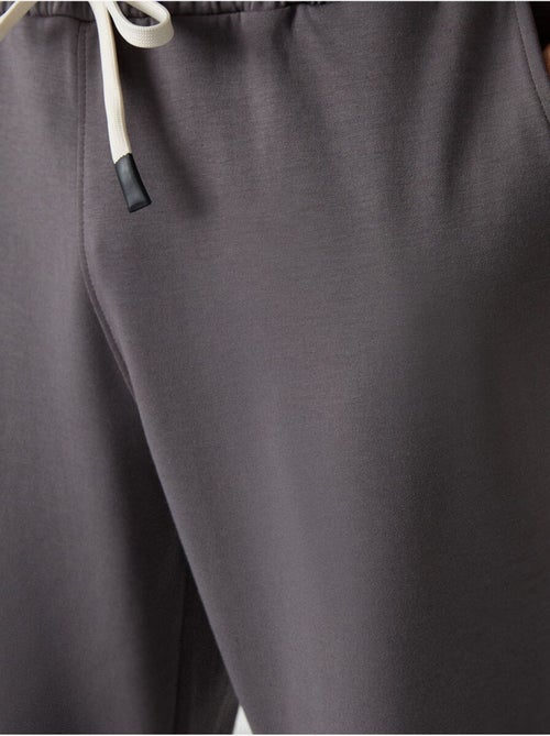 Conjunto de camiseta oversize y pantalón para hombre tommy - Kiabi Conjunto de camiseta oversize y pantalón para hombre tommy - Kiabi