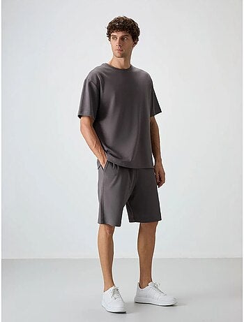 Conjunto de camiseta oversize y shorts tommy