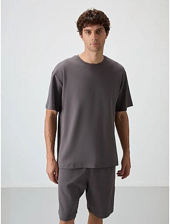 Conjunto de camiseta oversize y shorts tommy
