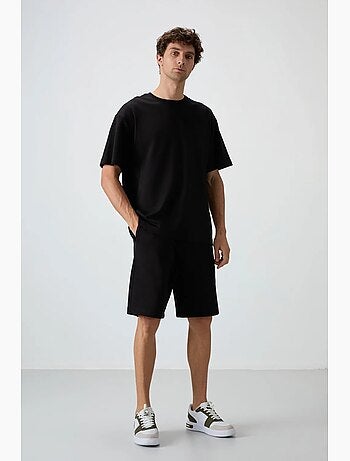 Conjunto de camiseta oversize y shorts tommy