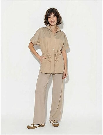 Conjunto de cárdigan y pantalón de pernera ancha en color liso lucci