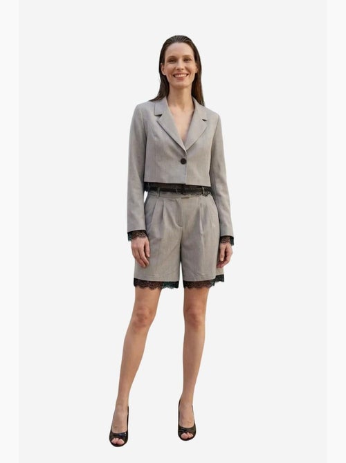 Conjunto de chaqueta corta y pantalón de pernera ancha my fashion - Kiabi Conjunto de chaqueta corta y pantalón de pernera ancha my fashion - Kiabi