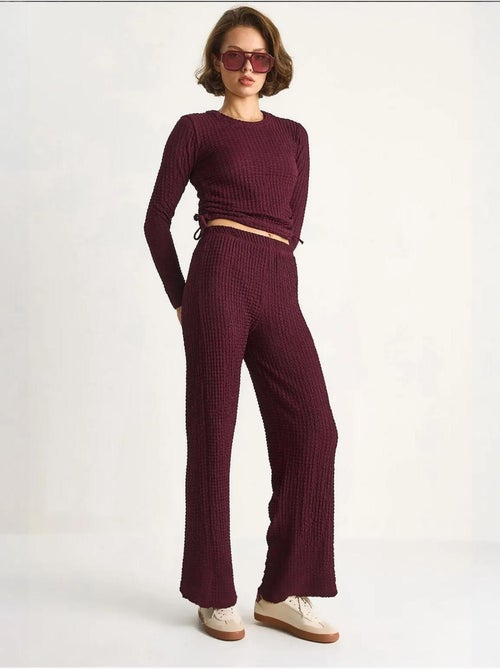 Conjunto de dos piezas ajustado con pantalones acampanados lucci - Kiabi Conjunto de dos piezas ajustado con pantalones acampanados lucci - Kiabi