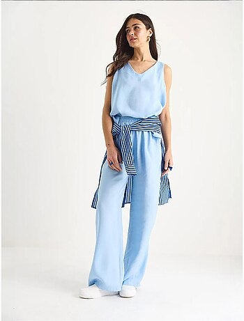 Conjunto de dos piezas con blusa de tirantes y cuello en v y pantalón palazzo lucci