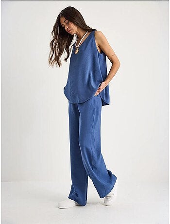 Conjunto de dos piezas con blusa de tirantes y cuello en v y pantalón palazzo lucci
