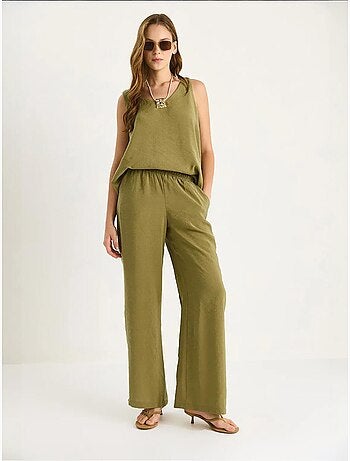 Conjunto de dos piezas con blusa de tirantes y cuello en v y pantalón palazzo lucci
