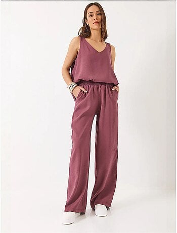 Conjunto de dos piezas con blusa de tirantes y cuello en v y pantalón palazzo lucci