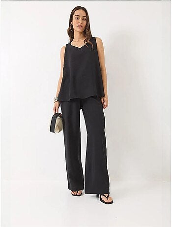 Conjunto de dos piezas con blusa de tirantes y cuello en v y pantalón palazzo lucci