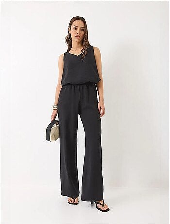 Conjunto de dos piezas con blusa de tirantes y cuello en v y pantalón palazzo lucci