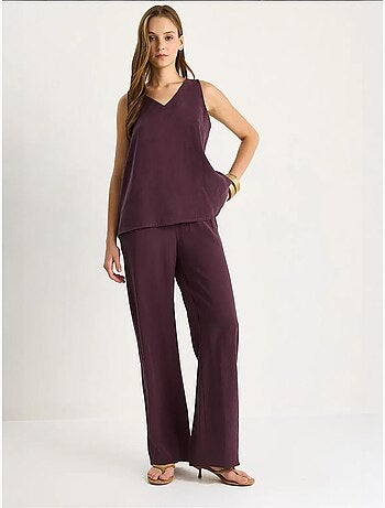 Conjunto de dos piezas con blusa de tirantes y cuello en v y pantalón palazzo lucci