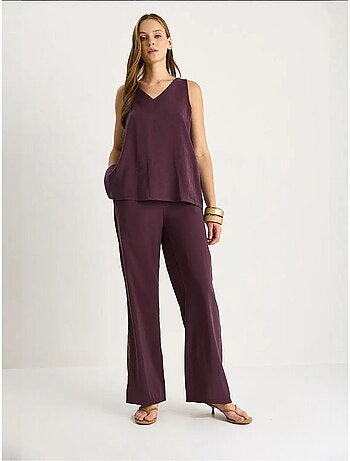 Conjunto de dos piezas con blusa de tirantes y cuello en v y pantalón palazzo lucci
