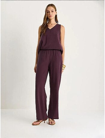 Conjunto de dos piezas con blusa de tirantes y cuello en v y pantalón palazzo lucci