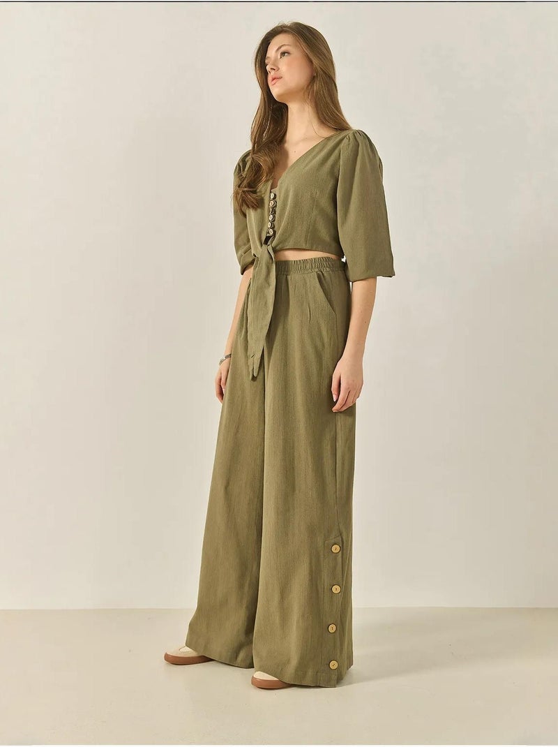 Conjunto de dos piezas con blusa y pantalón abotonado con detalle de lazo lucci Caqui - Kiabi