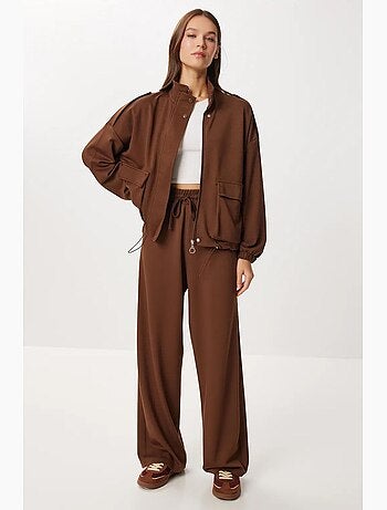 Conjunto de dos piezas con chaqueta con detalle de bolsillo y pantalón de pierna ancha istanbul
