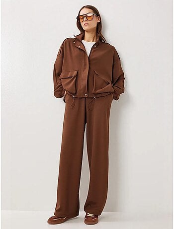 Conjunto de dos piezas con chaqueta con detalle de bolsillo y pantalón de pierna ancha istanbul