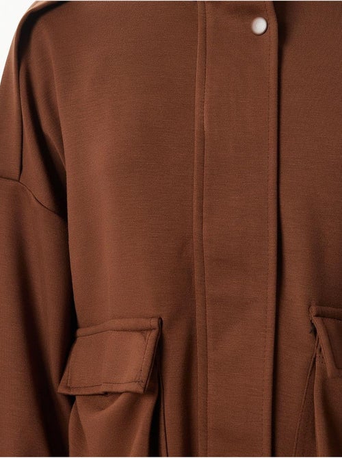 Conjunto de dos piezas con chaqueta con detalle de bolsillo y pantalón de pierna ancha istanbul - Kiabi Conjunto de dos piezas con chaqueta con detalle de bolsillo y pantalón de pierna ancha istanbul - Kiabi