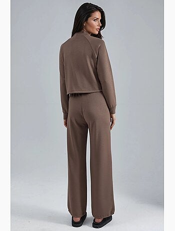 Conjunto de dos piezas con cintura alta, cuello alto y pierna ancha hiccup
