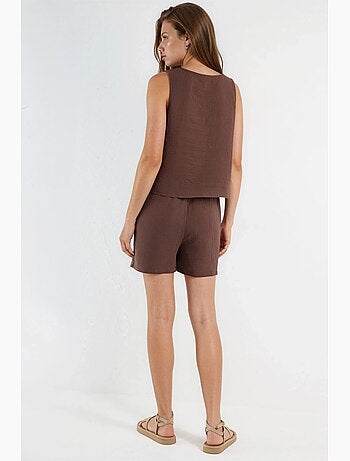 Conjunto de dos piezas con top de muselina sin mangas y shorts hiccup