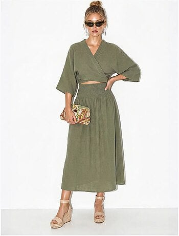 Conjunto de dos piezas de blusa y falda midi de algodón lucci