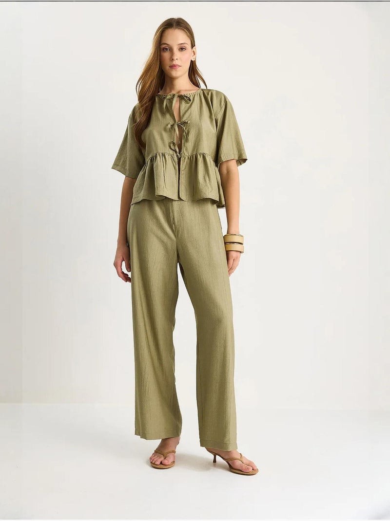 Conjunto de dos piezas de blusa y pantalón de manga corta con detalle de lazo lucci Caqui - Kiabi