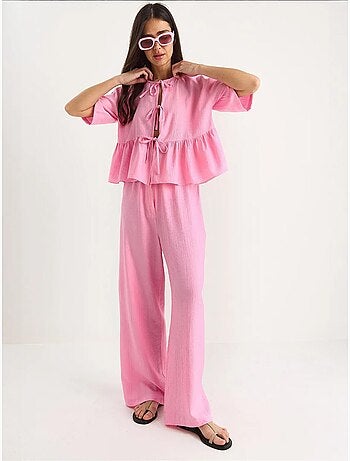 Conjunto de dos piezas de blusa y pantalón de manga corta con detalle de lazo lucci