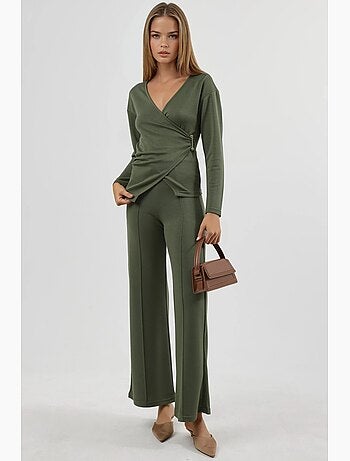 Conjunto de dos piezas de cintura alta y pierna ancha con blusa cruzada hiccup