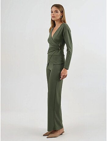 Conjunto de dos piezas de cintura alta y pierna ancha con blusa cruzada hiccup