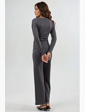 Conjunto de dos piezas de cintura alta y pierna ancha con blusa cruzada hiccup