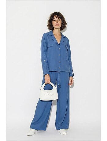 Conjunto de dos piezas de crepé con blusa y pantalón de pernera ancha lucci