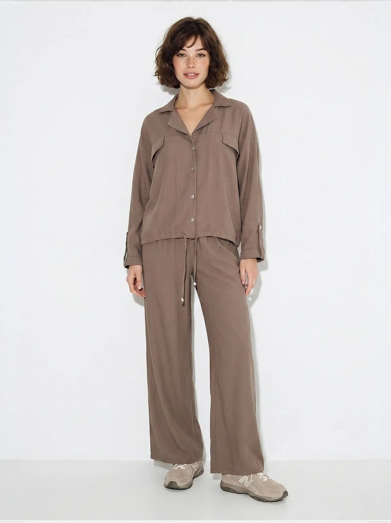 Conjunto de dos piezas de crepé con blusa y pantalón de pernera ancha lucci Taupe - Kiabi