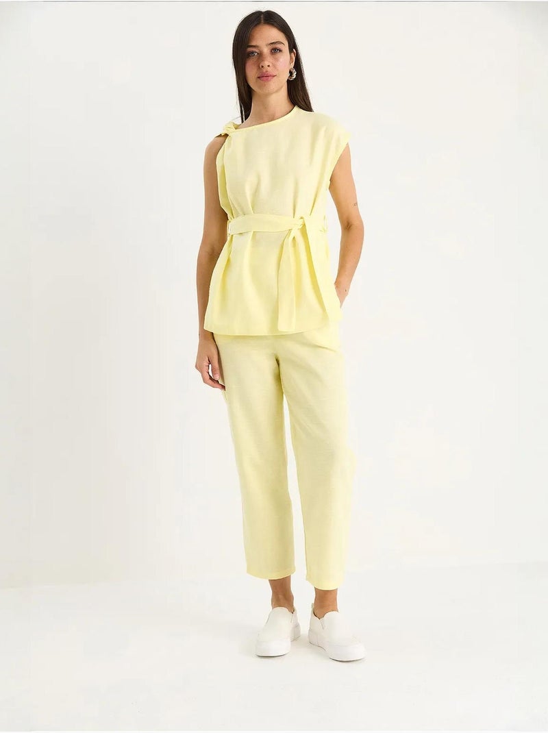 Conjunto de dos piezas de lino con cinturón y detalle de nudo en el hombro lucci Amarillo limón - Kiabi
