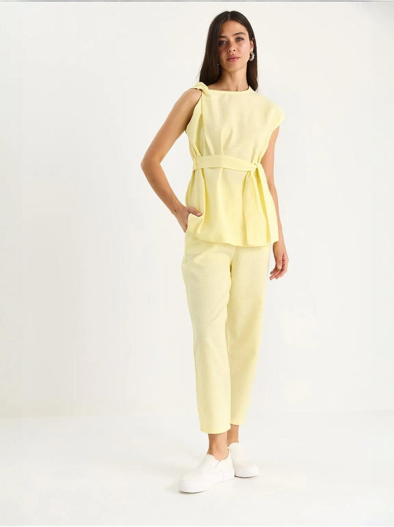 Conjunto de dos piezas de lino con cinturón y detalle de nudo en el hombro lucci Amarillo limón - Kiabi