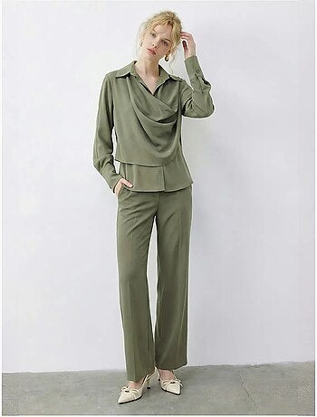 Conjunto de dos piezas de talle alto y pierna ancha con cuello de camisa. Lucci