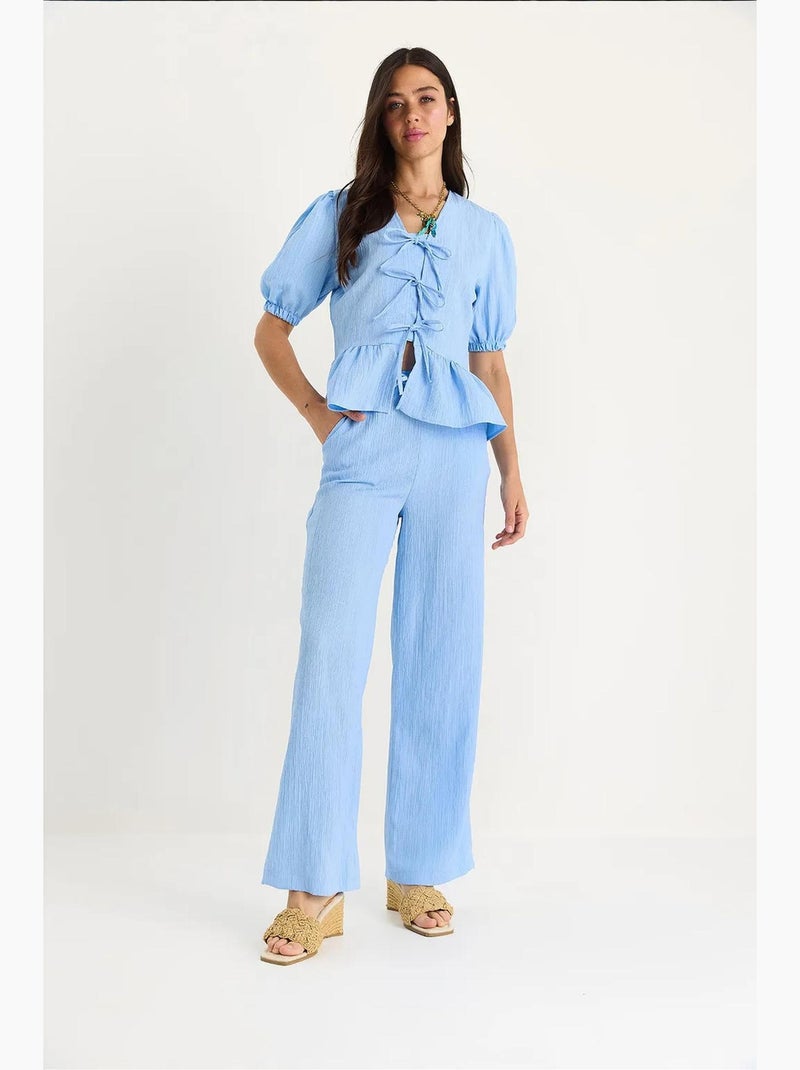 Conjunto de dos piezas texturizado con escote en v, cintura alta y pierna ancha lucci Azul cielo - Kiabi