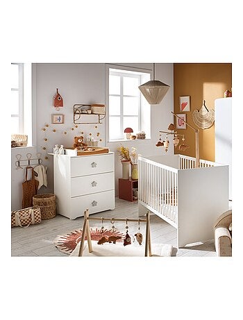 Conjunto de habitación completa para bebé con cuna de 120x60?cm y cómoda con cambiador de 3 cajones.