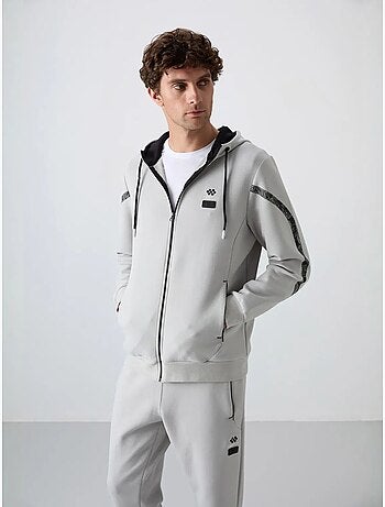 Conjunto de hombre de sudadera con capucha y pantalón tommy