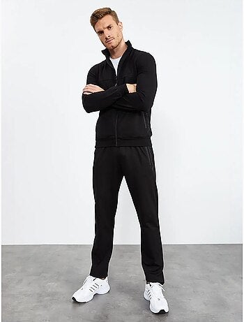 Conjunto de hombre de sudadera con cremallera frontal y pantalón tommy