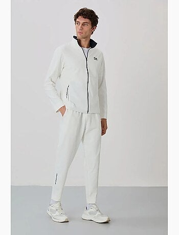 Conjunto de hombre de sudadera con cuello con cremallera y pantalón tommy