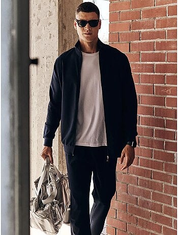 Conjunto de hombre de sudadera con cuello con cremallera y pantalón tommy