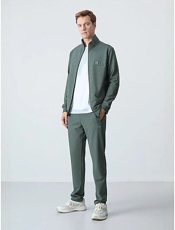 Conjunto de hombre de sudadera con cuello con cremallera y pantalón tommy