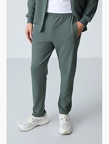 Conjunto de hombre de sudadera con cuello con cremallera y pantalón tommy