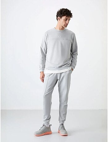 Conjunto de hombre de sudadera de forro polar y pantalón tommy
