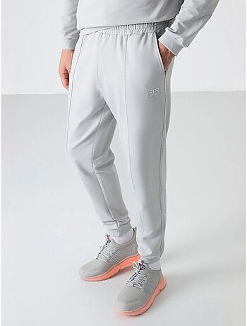 Conjunto de hombre de sudadera de forro polar y pantalón tommy