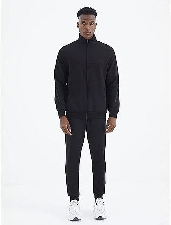 Conjunto de hombre de sudadera de forro polar y pantalón tommy