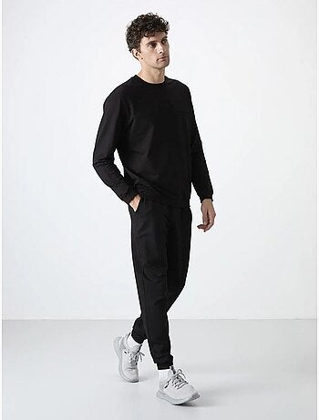 Conjunto de hombre de sudadera de forro polar y pantalón tommy