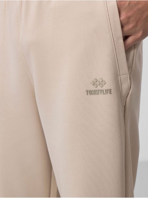 Conjunto de hombre de sudadera de manga larga con cremallera y pantalón tommy - Kiabi Conjunto de hombre de sudadera de manga larga con cremallera y pantalón tommy - Kiabi