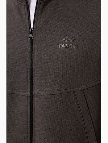 Conjunto de hombre de sudadera de manga larga con cremallera y pantalón tommy